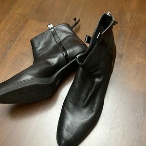 Stuart Weitzman, Soft Smooth Black Leather Ankle Boots!